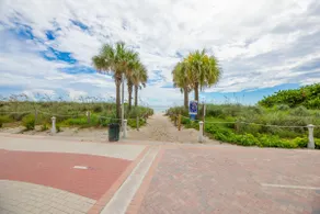 Beachfront - 2 Bedroom, Ocean View Townhouse - Image 4