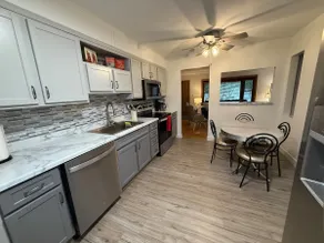 Cozy getaway · hot tub & patio dining! - Image 3