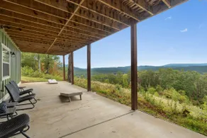 Mountainside Retreat with Stunning Views - Image 5