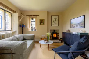 Historic Cotswolds Lodge House outside Broadway - Image 2