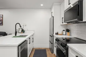 Modern 2BR Suite | Walk to CTrain | Near Downtown - Image 4