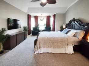 Elegant Retreat for Families and Work Groups, 5BR - Image 3