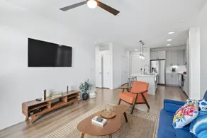 Spacious 2-Bed 2-Bath Condo by Traveller's Comfort - Image 2