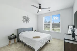 Spacious 2-Bed 2-Bath Condo by Traveller's Comfort - Image 5