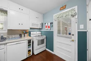 Cozy and Spacious House in Hyde Park - Image 5