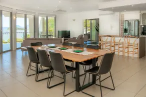 Luxury Penthouse at Trinity - Image 4