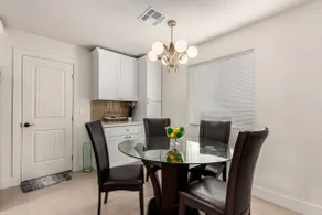 Elegant 4BD/2BA Home in Prime Glendale Location! - Image 4