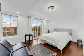 Luxury 4BR Townhouse • Walk to Mosque & Shops - Image 5