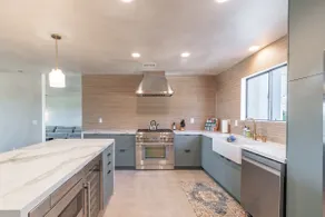 Wine Country Haven with Hot Tub and Fire Pit - Image 4