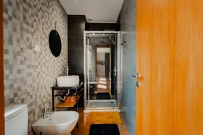 C1 Trilogy - Room in exclusive apartment - Image 2