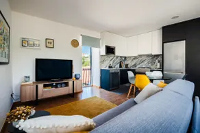 C1 Trilogy - Room in exclusive apartment - Image 4