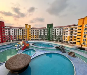 Cozy Pool Resort Near Airport | Sea View, Gym - Image 3