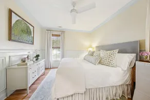 Luxe Designer Home Steps from Beaufort Waterfront - Image 3