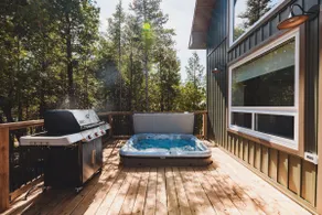 FreyBear - Luxury Lakefront to Lake Huron & HotTub - Image 3