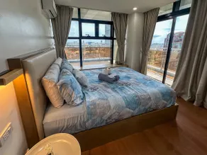 Luxury 2BR Stay w/ WiFi & Parking | AppleOne - Image 5