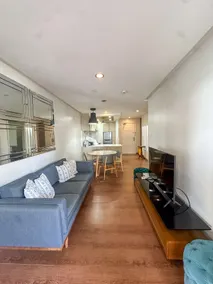 Luxury 2BR Stay w/ WiFi & Parking | AppleOne - Image 2
