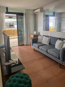 Luxury 2BR Stay w/ WiFi & Parking | AppleOne - Image 4