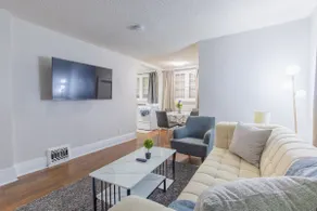 Cozy King Bed+Full Kitchen | 3 min > Argyle Mall - Image 2