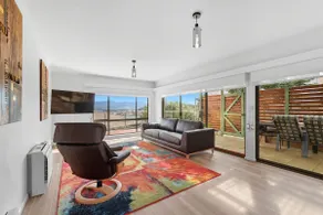 Riverview Townhouse Retreat - Image 4
