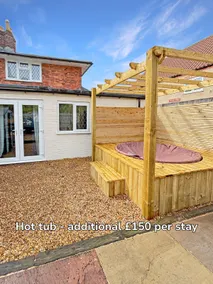 3 bed cottage sleeps 6 in Harlaxton village - Image 4