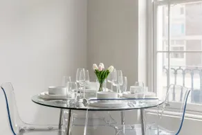 Modern Hyde Park Flat on Vibrant Queensway - Image 5