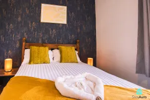 Modern 2 Bed, Sleeps 6 & Free Parking & By Stay Aura Short Term Rental Newcastle - Image 5