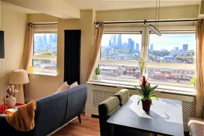 Designer Penthouse with City Views - Image 3