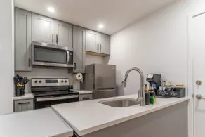 Cozy Luxe Escape| Chic 2BR| Prime Raleigh Location - Image 5