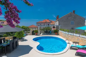 Villa Ida - Five-Bedroom Villa with Swimming Pool and Sea View - Image 3