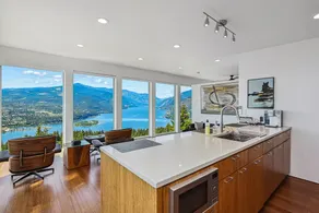 The Overlook House with amazing view! - Image 2