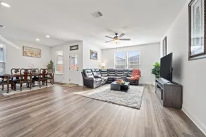 14 guests ~ 6 bed / 4 bath ~ Charming Manor Oasis - Image 3