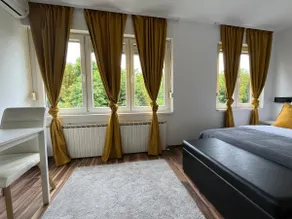 Superior Double Room near Entrance 2, Free Parking - Image 2