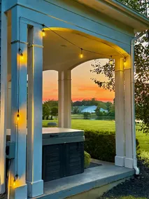 Quiet Romantic Getaway, Hot Tub, Pool, Lake - Image 4
