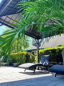 Quiet Romantic Getaway, Hot Tub, Pool, Lake - Image 2