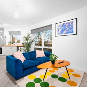 2 Bedroom Apartment * Netflix * WiFi * Parking - Image 4