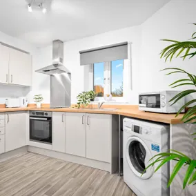 2 Bedroom Apartment * Netflix * WiFi * Parking - Image 2