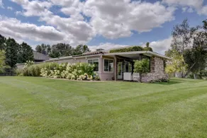 👙☀️🏊‍♀️HEATED POOL | PRIVATE ESTATE | OUTDOOR BAR🌹🌺🌳 - Image 4