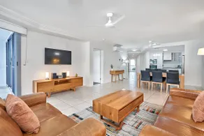3 Bedroom Luxury Apartments on Cairns Esplanade - Image 3