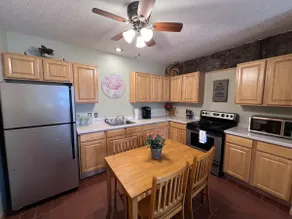 Effie Building Unit D - Image 4