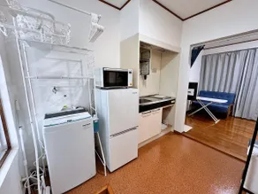 Yoyo's Apartment, Queen Bed Apartment 2 - Image 2