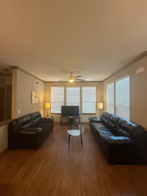 Spacious 2 bed/2bath in The Woodlands** - Image 2
