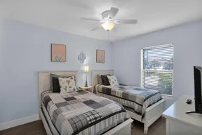 Resort style home w/heated pool premium amenities! - Image 5