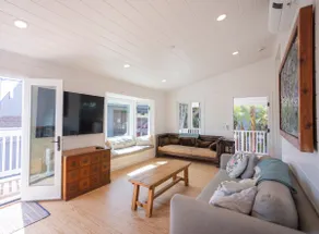 Beautifully Remodeled 1930s Laguna Beach Cottage - Image 4