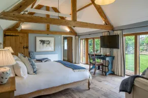 The Cowsheds Sleeps 17 - Chic Country/Pet Friendly - Image 4