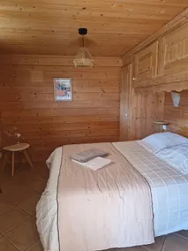 A warm, quiet cocoon facing the mountains. - Image 4