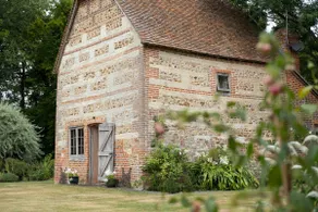 The Dovecote, historic cottage in a peaceful garden - Image 3