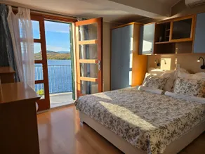 Beachfront Family Penthouse w/ Sunset View Balcony - Image 3