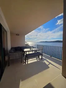 Beachfront Family Penthouse w/ Sunset View Balcony - Image 2