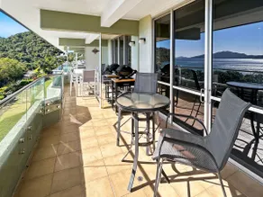 Lagoon 201 - Beach side Top Floor Great Views - Image 5