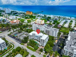 Hemingway: 3 Bedroom Condo 2 Blocks from the Beach - Image 5
